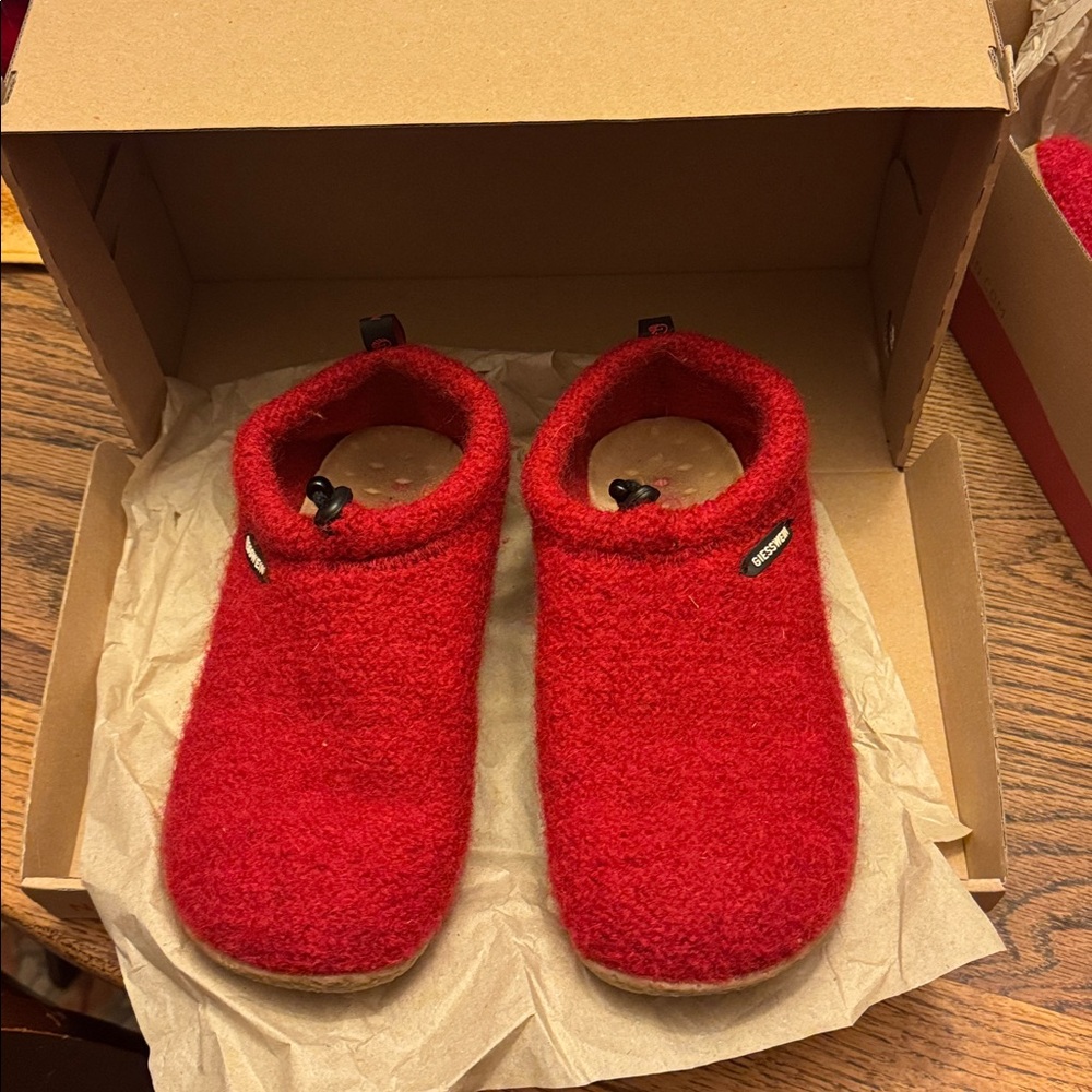 Giesswein Vent Slippers Chilli Christmas Red felted wool in box women’s 9 40
